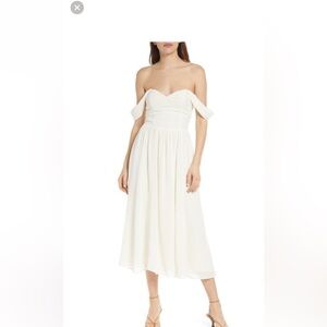 Reformation Violet Dress in Ivory. Size 6